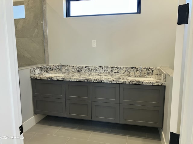 4079 E Roosevelt St, Apache Junction, AZ 85119 - full bath featuring double vanity and tile patterned floors