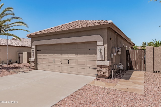 view of front of house featuring a garage