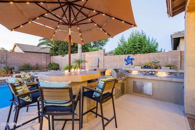 4422 E Spur Dr, Cave Creek, AZ 85331 - fenced backyard featuring a patio area