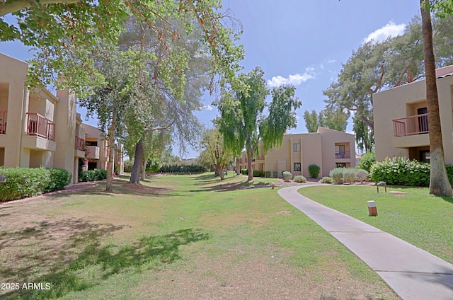 9355 N 91st St Unit 116, Scottsdale, AZ 85258 - view of community featuring a residential view and a lawn
