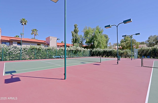 9355 N 91st St Unit 116, Scottsdale, AZ 85258 - view of sport court with community basketball court and fence