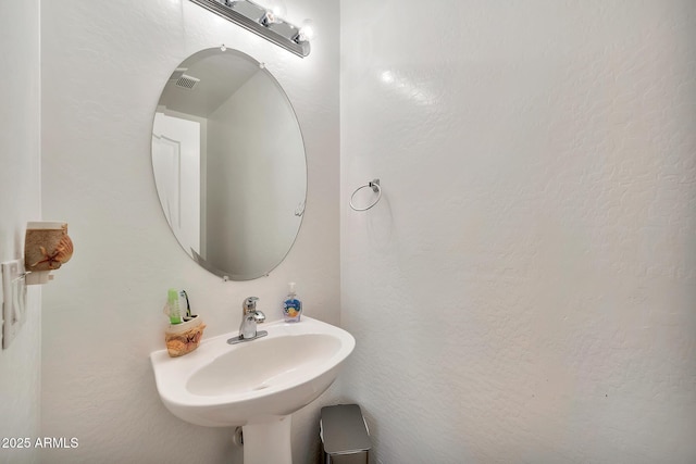 bathroom featuring sink