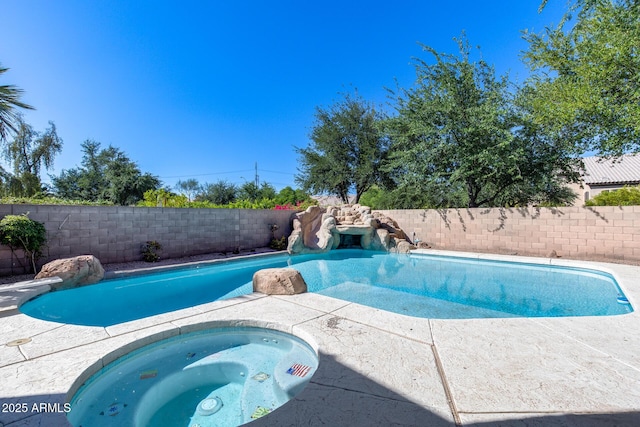 7217 S Hazelton Ln, Tempe, AZ 85283 - view of swimming pool with an in-ground hot tub and a fenced backyard