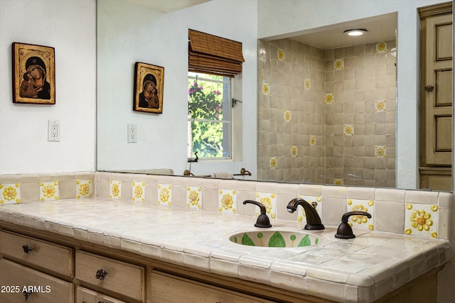 4316 N 40th St, Phoenix, AZ 85018 - bathroom featuring vanity