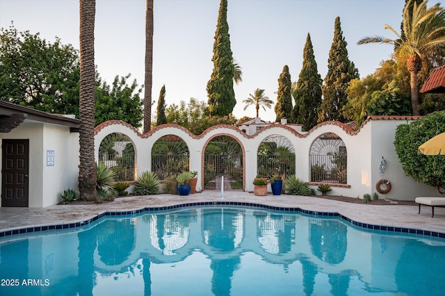 4316 N 40th St, Phoenix, AZ 85018 - view of swimming pool