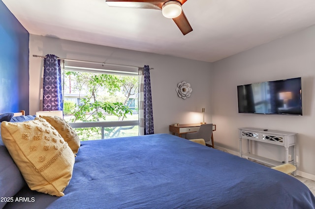 bedroom with ceiling fan