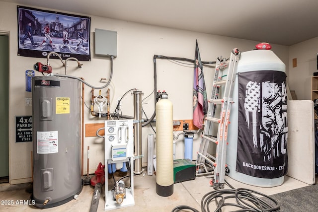 4621 S 179th Dr, Goodyear, AZ 85338 - utility room featuring electric water heater