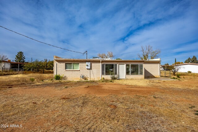 view of front of property