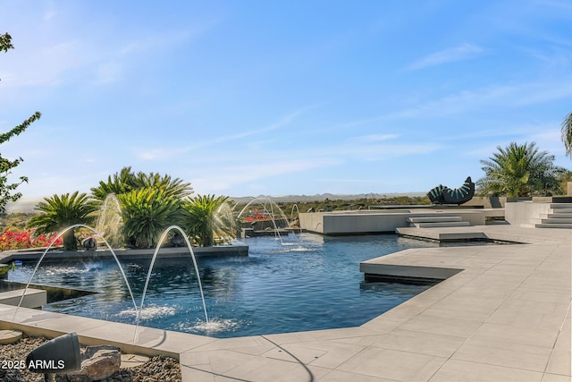 view of swimming pool