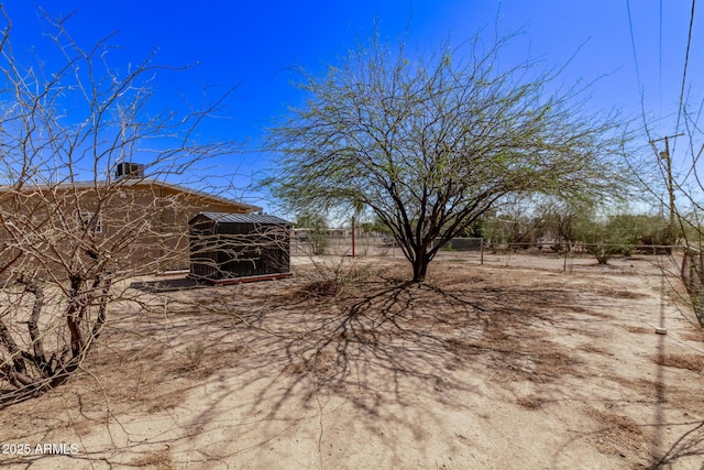 423 W Phoenix Ave, Eloy, AZ 85131 - view of yard with fence