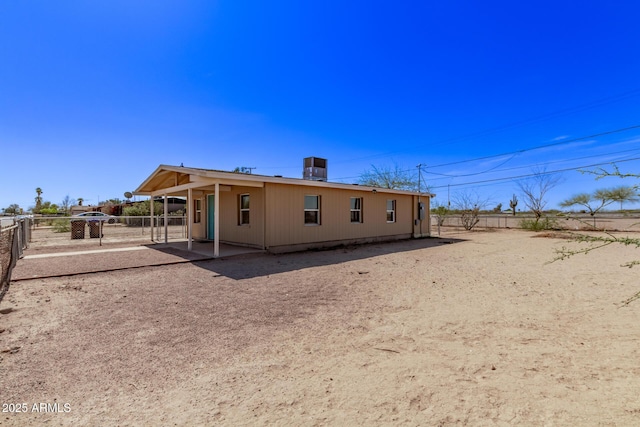 423 W Phoenix Ave, Eloy, AZ 85131 - back of house featuring fence