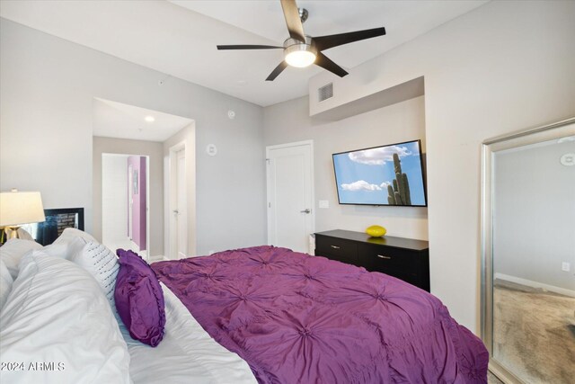 bedroom with ceiling fan