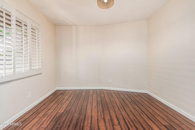 2807 N 8th Ave, Phoenix, AZ 85007 - unfurnished room featuring wood finished floors and baseboards