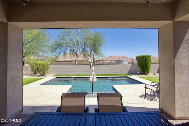 18515 N 97th Way, Scottsdale, AZ 85255 - view of swimming pool featuring a patio area and a fenced backyard