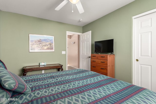 bedroom with ceiling fan