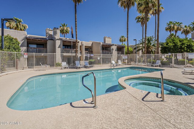 205 N 74th St Unit 261, Mesa, AZ 85207 - community pool with a patio and a hot tub