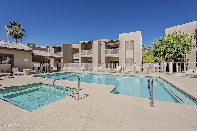205 N 74th St Unit 261, Mesa, AZ 85207 - community pool with a patio and a community hot tub