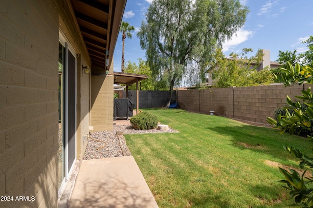 5119 W Onyx Ave, Glendale, AZ 85302 - view of yard with a fenced backyard