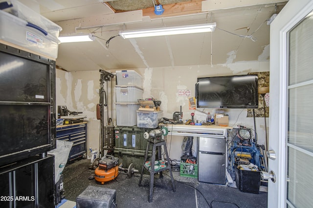 5424 E Florian Ave, Mesa, AZ 85206 - garage with a workshop area