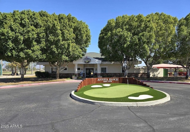 9511 E Kiva Ave, Mesa, AZ 85209 - view of front facade with a putting green