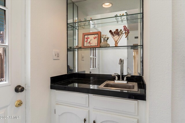 4015 N 78th St Unit 135, Scottsdale, AZ 85251 - bar with a textured wall