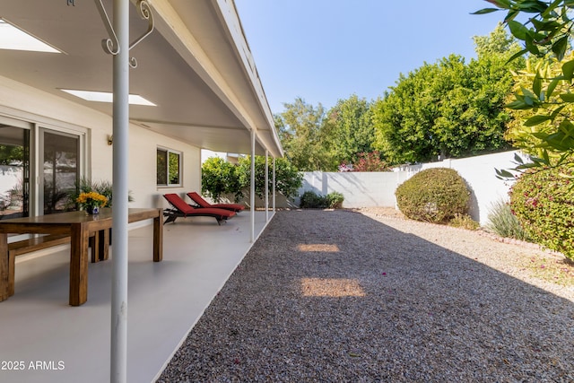 view of yard featuring a patio area