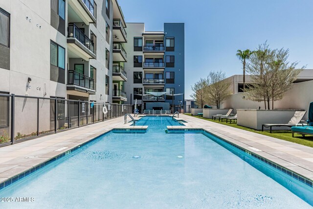 3131 N Central Ave Unit 7004, Phoenix, AZ 85012 - view of community pool