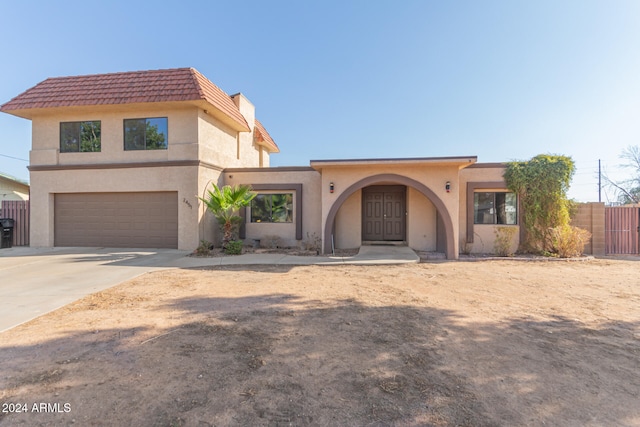 view of front facade featuring a garage