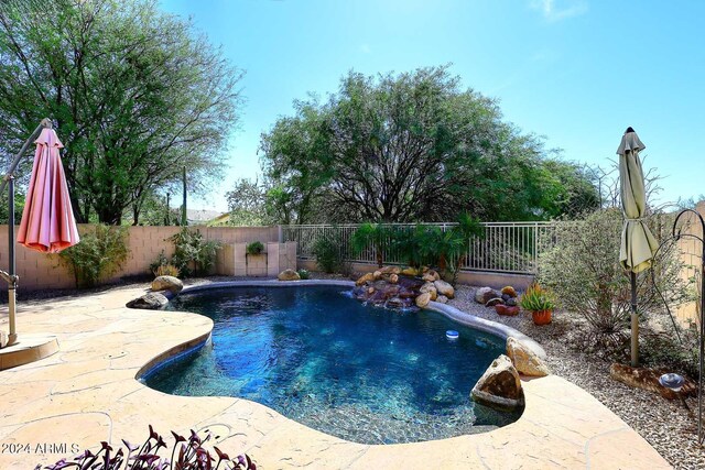 4321 E Desert Sky Ct, Cave Creek, AZ 85331 - view of patio featuring fence and a hot tub