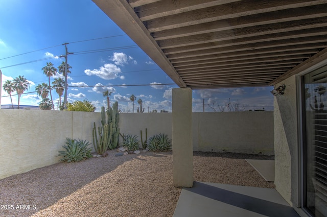 view of yard featuring a patio