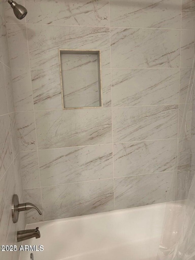 15225 N 100th St Unit 1220, Scottsdale, AZ 85260 - bathroom with shower / washtub combination
