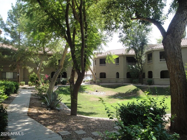 15225 N 100th St Unit 1220, Scottsdale, AZ 85260 - view of home's community with a yard