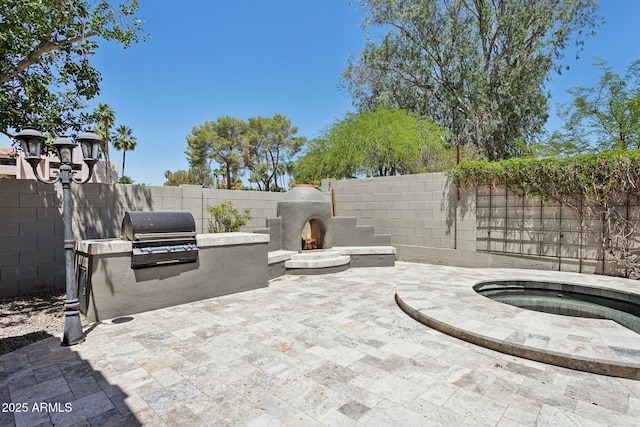 3202 E Orange Dr, Phoenix, AZ 85018 - fenced backyard featuring an in-ground hot tub and a patio area