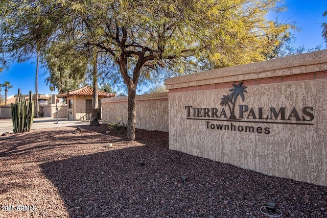 view of community / neighborhood sign