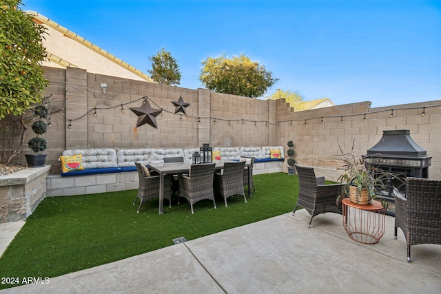 view of patio featuring outdoor lounge area