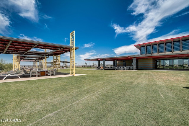 view of yard featuring a patio area