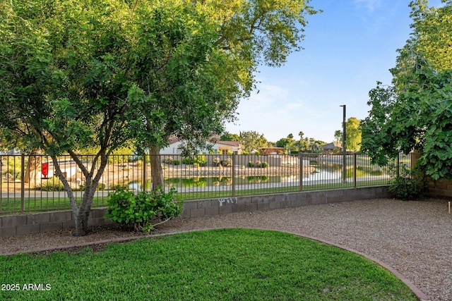6907 W Monona Dr, Glendale, AZ 85308 - view of home's community with a water view