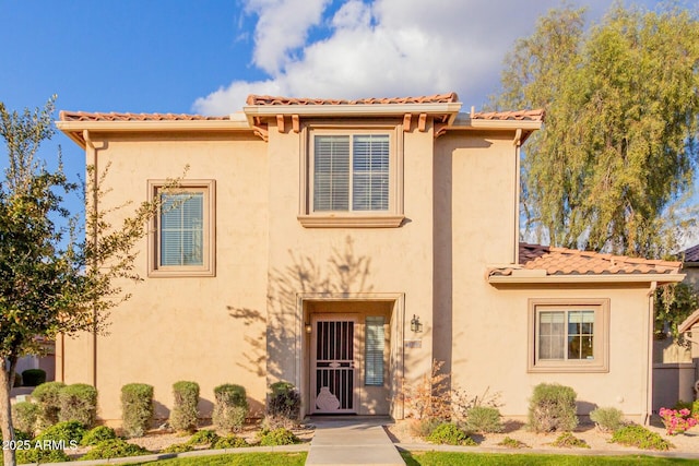 view of mediterranean / spanish-style home