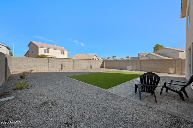 view of yard featuring a patio