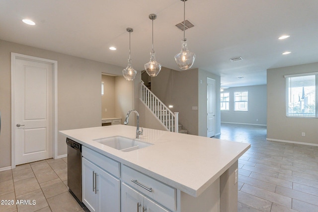 613 W Winchester Dr, Chandler, AZ 85286 - kitchen featuring a sink, dishwasher, baseboards, recessed lighting, and light countertops
