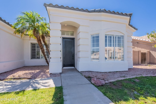 1062 N Robin Ln, Mesa, AZ 85213 - entrance to property featuring stucco siding and a tile roof
