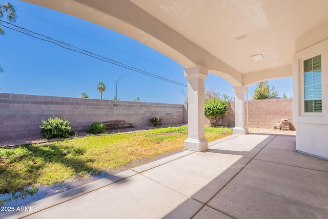 1062 N Robin Ln, Mesa, AZ 85213 - fenced backyard featuring a patio
