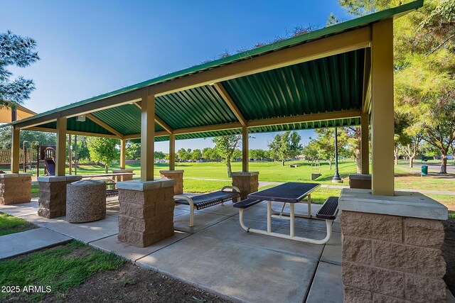 3062 E Cullumber St, Gilbert, AZ 85234 - surrounding community featuring a gazebo, a lawn, and a patio area