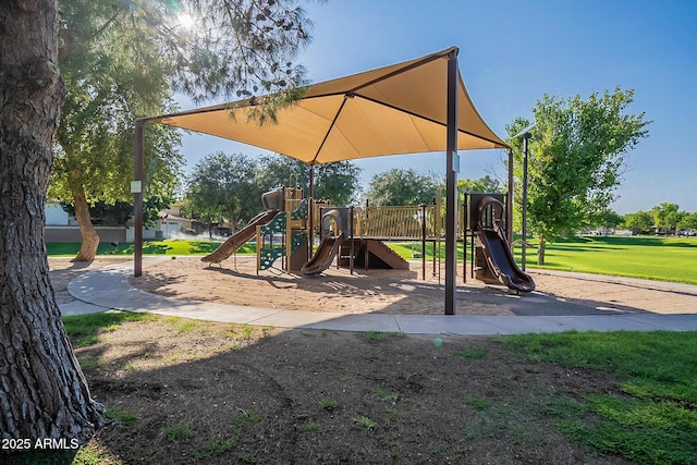 3062 E Cullumber St, Gilbert, AZ 85234 - community play area with a lawn