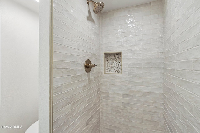 6629 N Majorca Way E, Phoenix, AZ 85016 - full bathroom with a tile shower and toilet