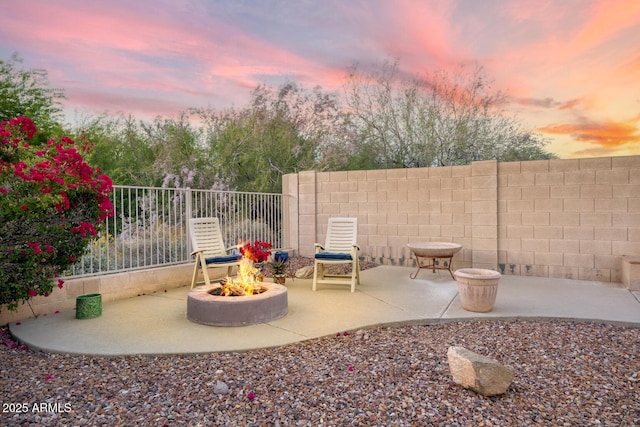 4462 E Dale Ln, Cave Creek, AZ 85331 - view of patio / terrace featuring a fire pit