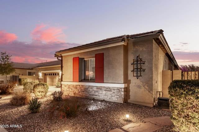 view of front facade with a garage