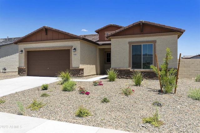 view of front of house featuring a garage