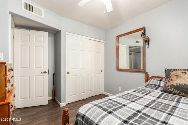 4712 W Juniper Ave, Glendale, AZ 85306 - bedroom featuring dark wood-style flooring, a closet, and ceiling fan