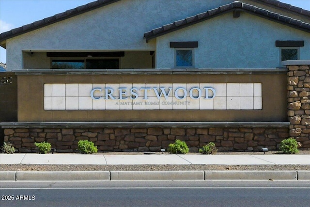 view of community / neighborhood sign
